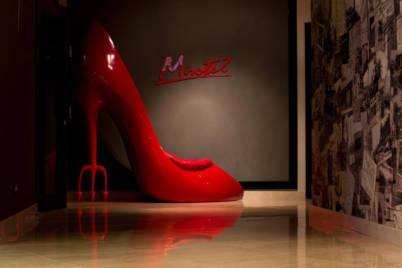 Mirotel Resort And Spa تريسكافيتس المظهر الخارجي الصورة A pair of Louboutin shoes